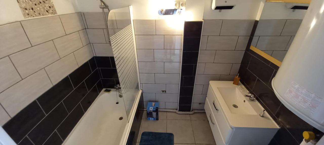 La Dolce Vita -T2 52M2- Dernier Etage- Terrasse-Parking-Wifi Fibre Apartamento Tarbes Exterior foto